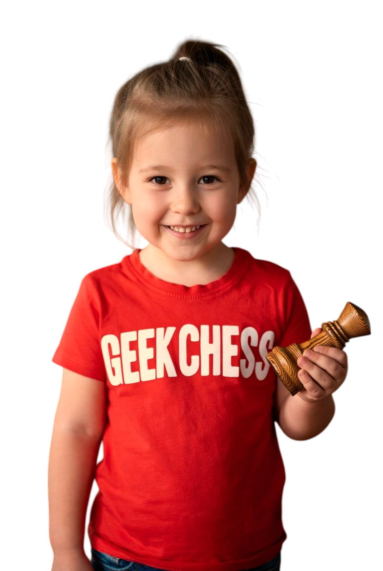 Девочка играет в шахматы